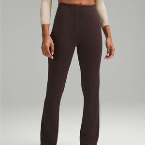LIKE NEW lululemon Smooth Fit Pull-On High-Rise Pant
Regular